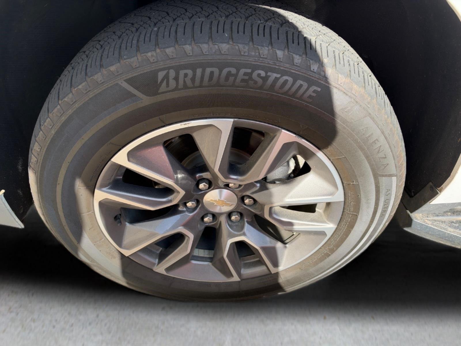 Used 2023 Iridescent Pearl Tricoat Chevrolet LT image 14
