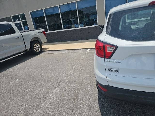 Used 2019 White Ford S image 7