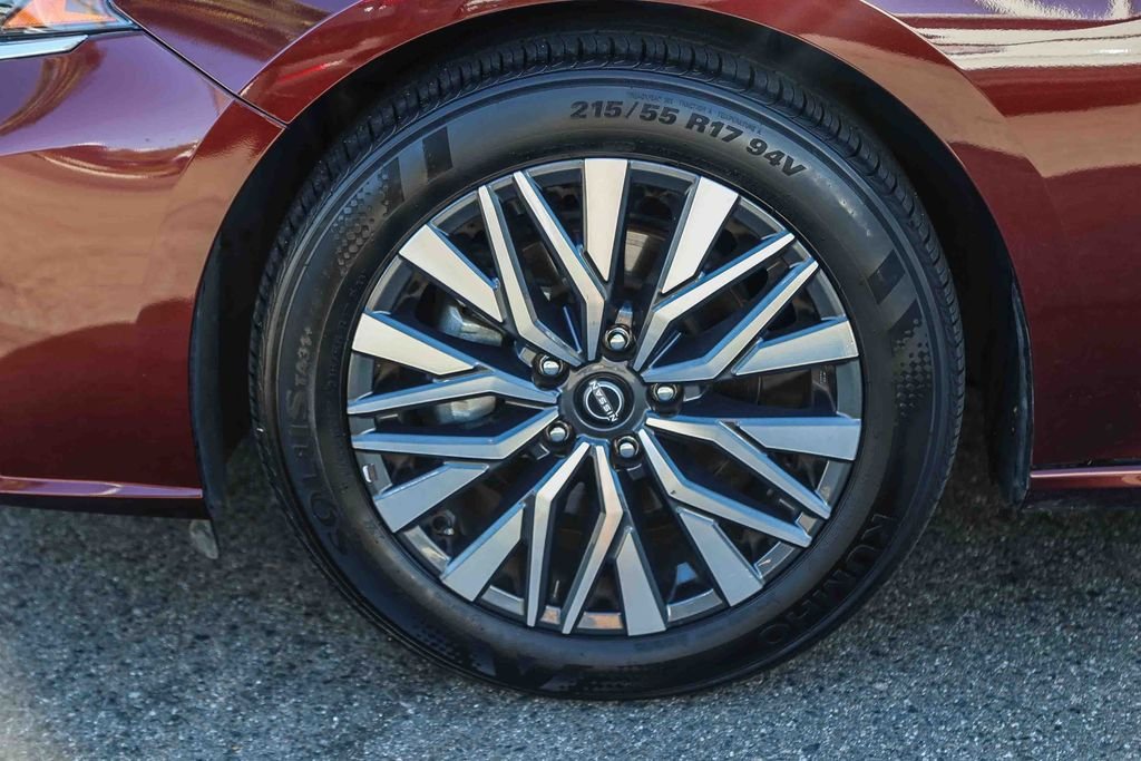 2025 Nissan Altima SV - Photo 9