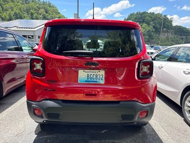 Used 2018 Red Jeep Latitude image 3