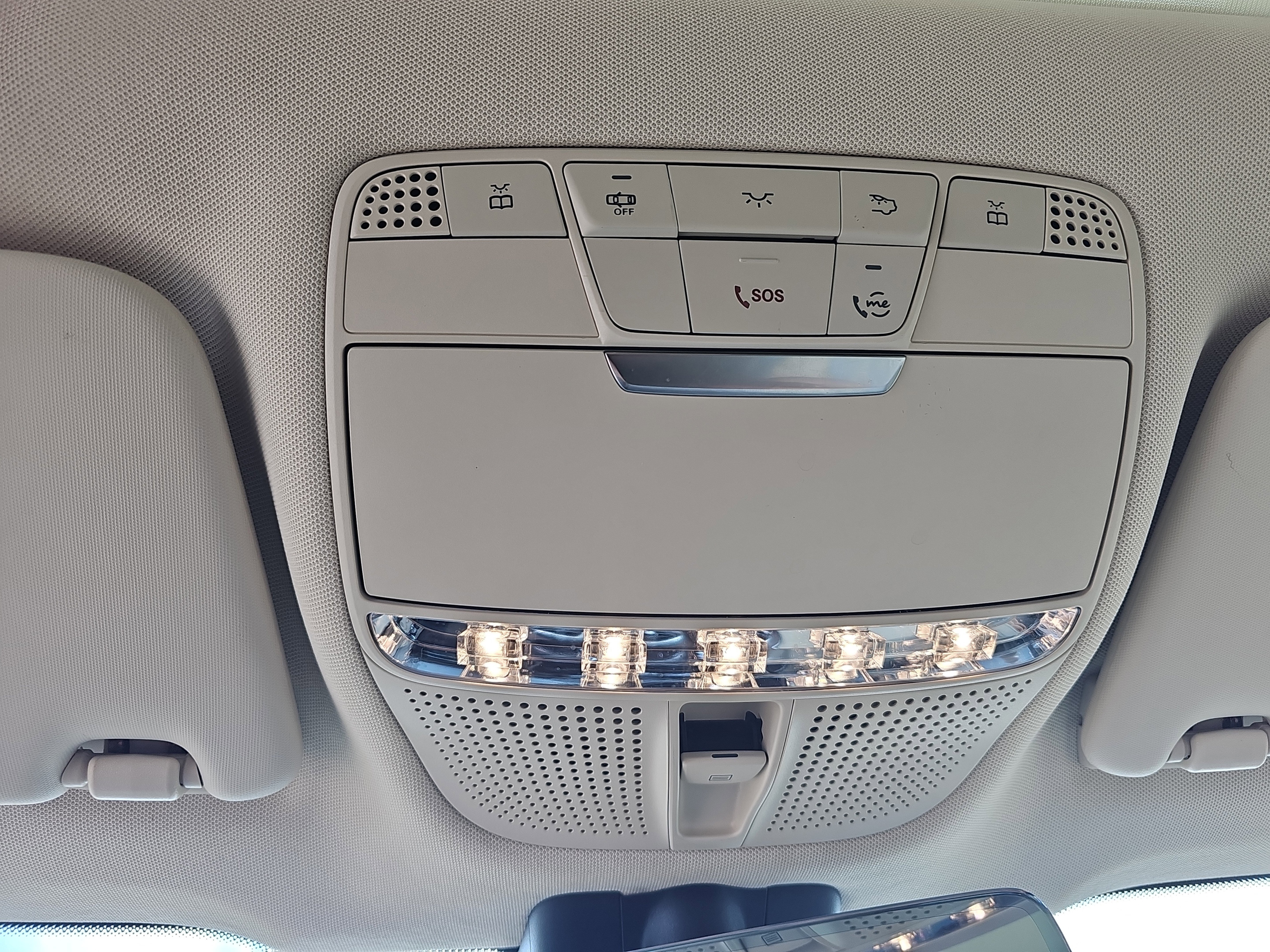 2021 Mercedes-Benz GLC GLC300 - Photo 16