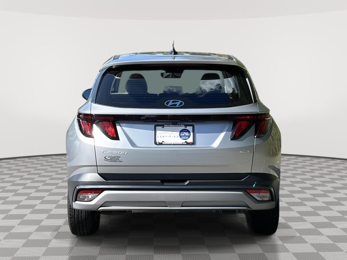 Used 2025 Shimmering Silver Hyundai SE image 6