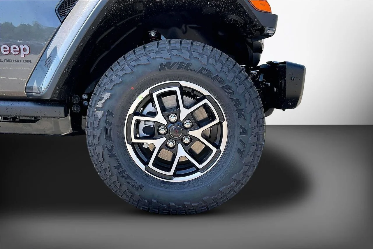 New 2026 Granite Crystal Metallic Clearcoat Jeep Rubicon X image 29