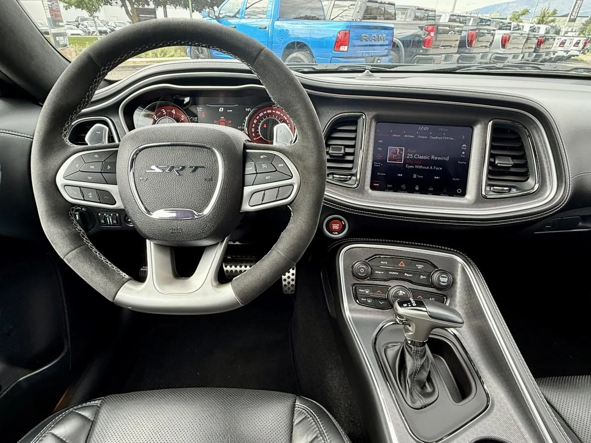Used 2023 Green Dodge Srt Hellcat image 21
