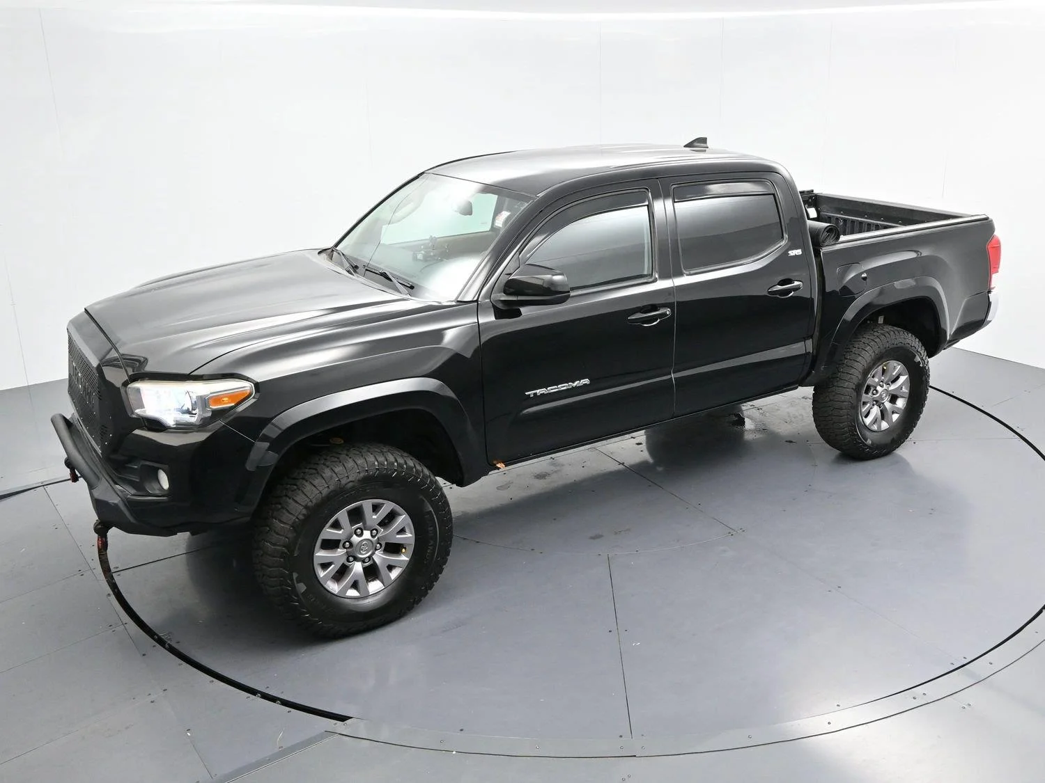 Used 2016 Black Toyota SR image 35