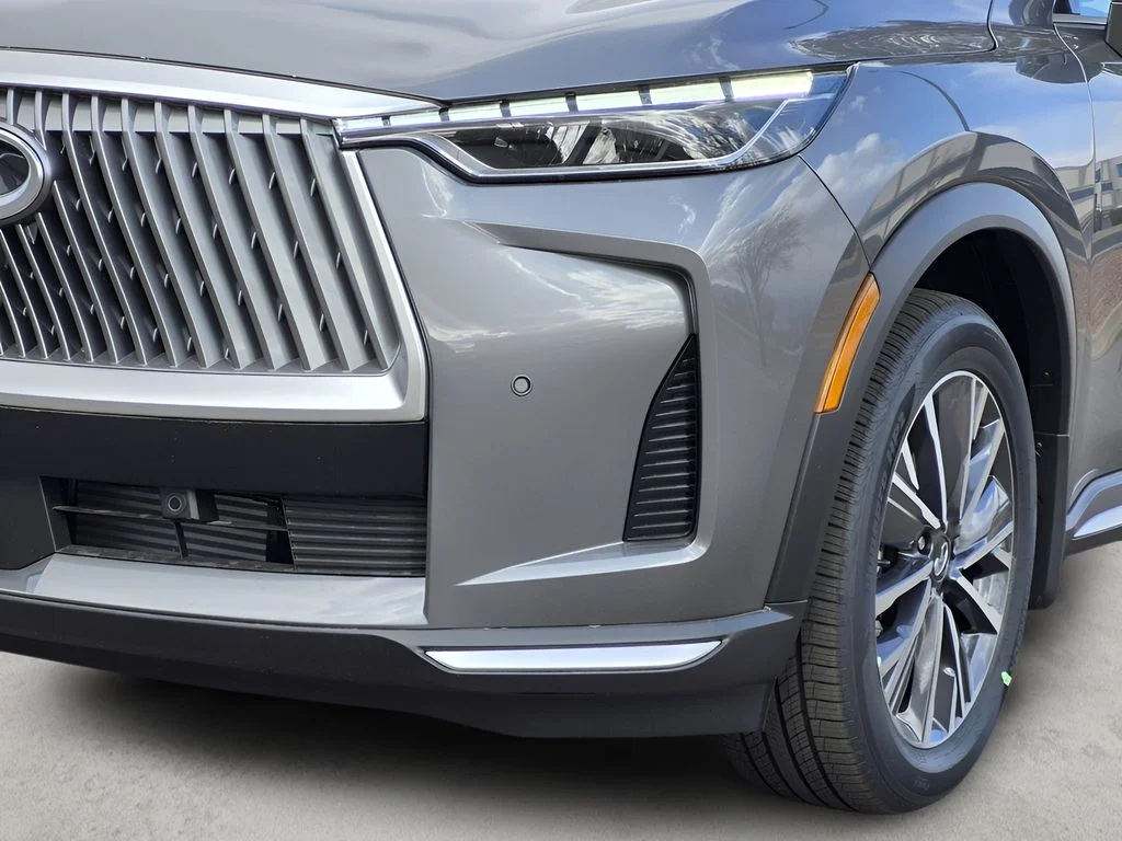 Certified Used 2026 Graphite Shadow INFINITI LUXE image 5