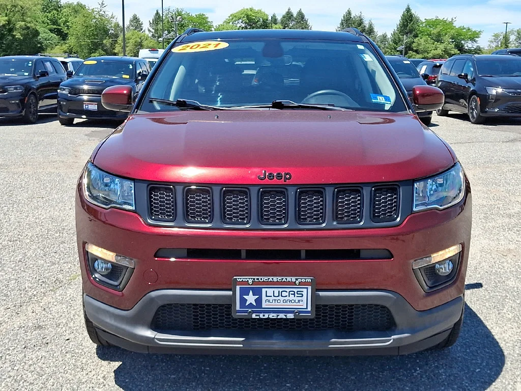 Used 2021 Velvet Red Pearlcoat Jeep Altitude image 4