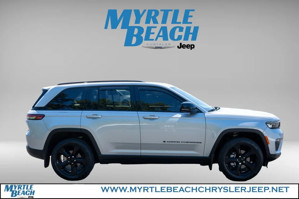 Certified Used 2025 Silver Zynith Jeep Limited image 7