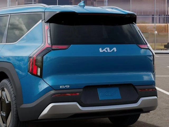 New 2026 Blue Kia Wind image 13