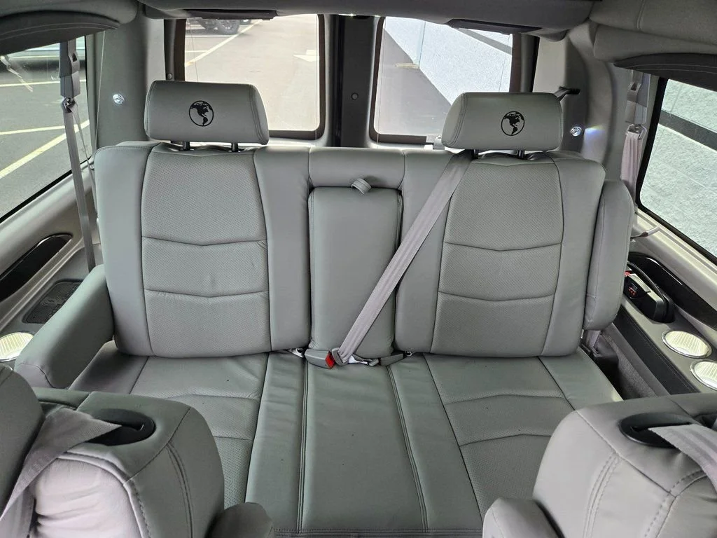 2025 GMC Savana Cargo Work Van - Photo 35