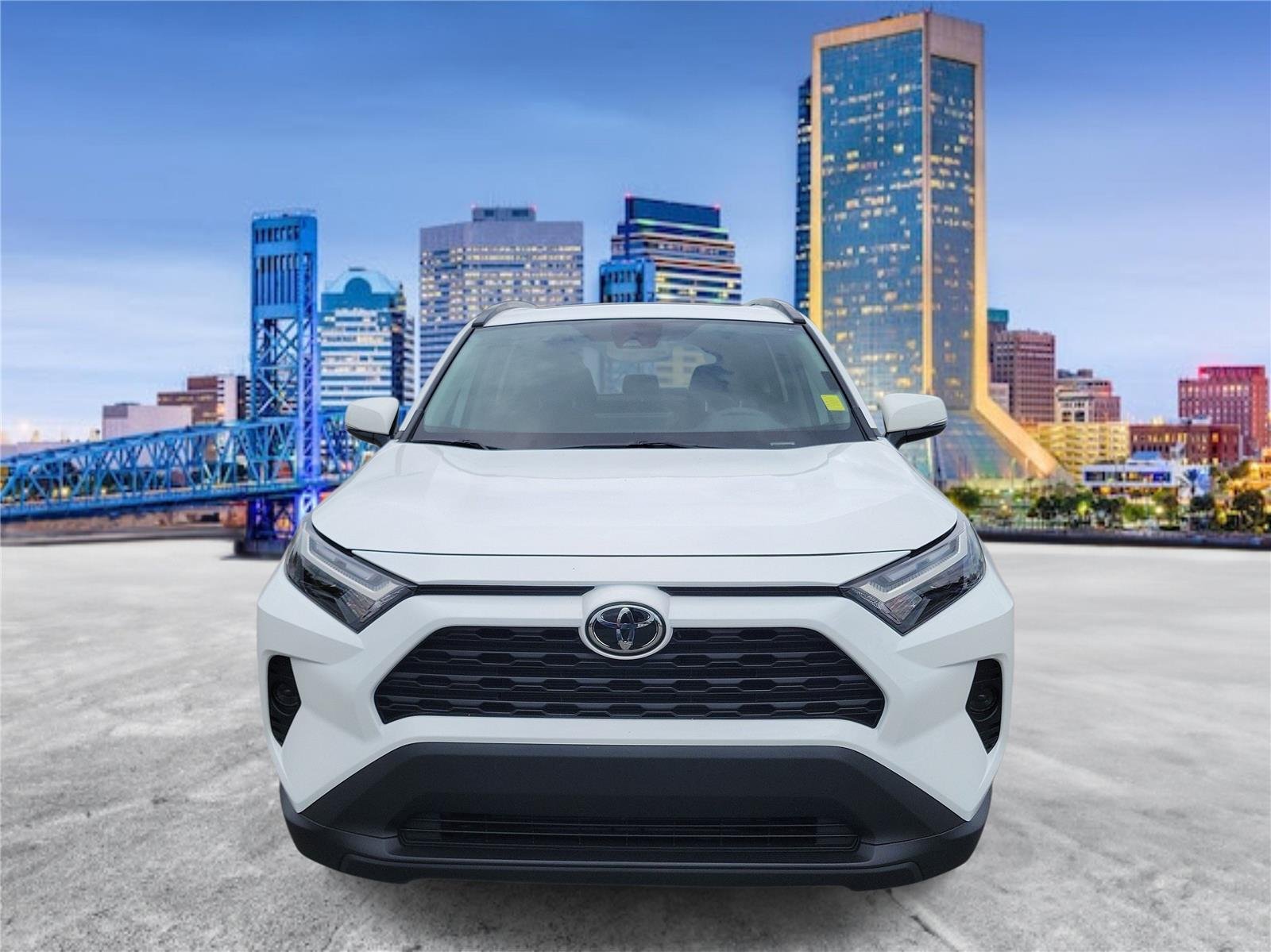 Used 2025 Ice Cap Toyota XLE image 5