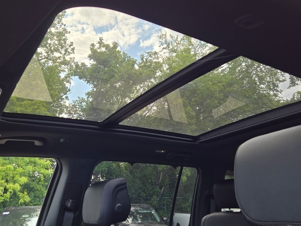 New 2026 High Gloss Black Exterior Paint Jeep Limited Reserve image 31