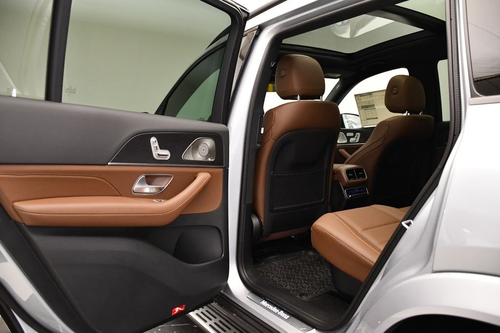 2025 Mercedes-Benz GLS Base - Photo 42