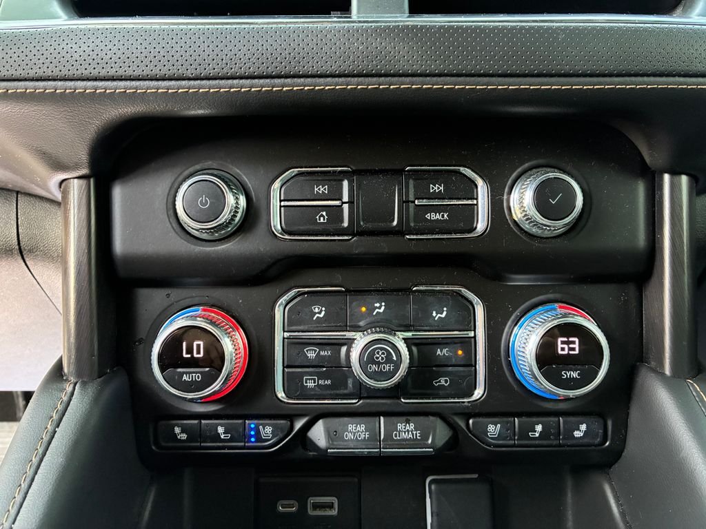 Used 2023 White GMC AT4 image 16
