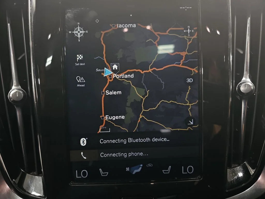 Used 2019 Beige Volvo T5 Momentum image 24