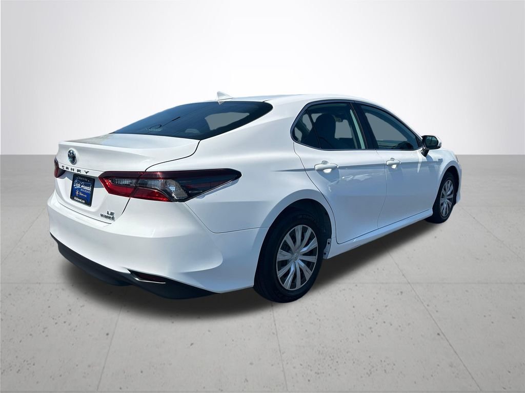Used 2021 White Toyota LE image 7