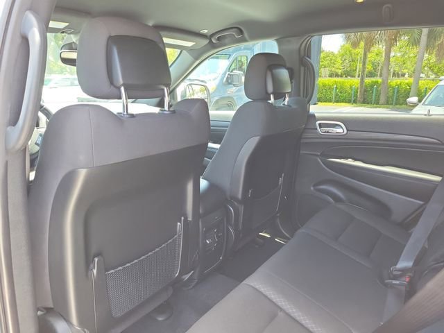 Used 2022 White Jeep Laredo E image 10