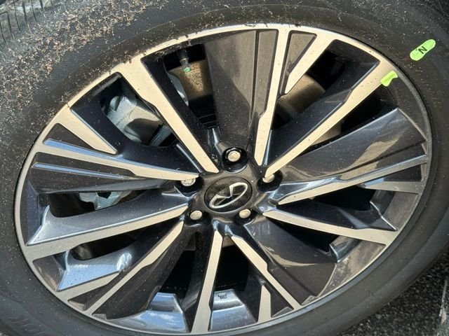 New 2027 Gray INFINITI LUXE image 11