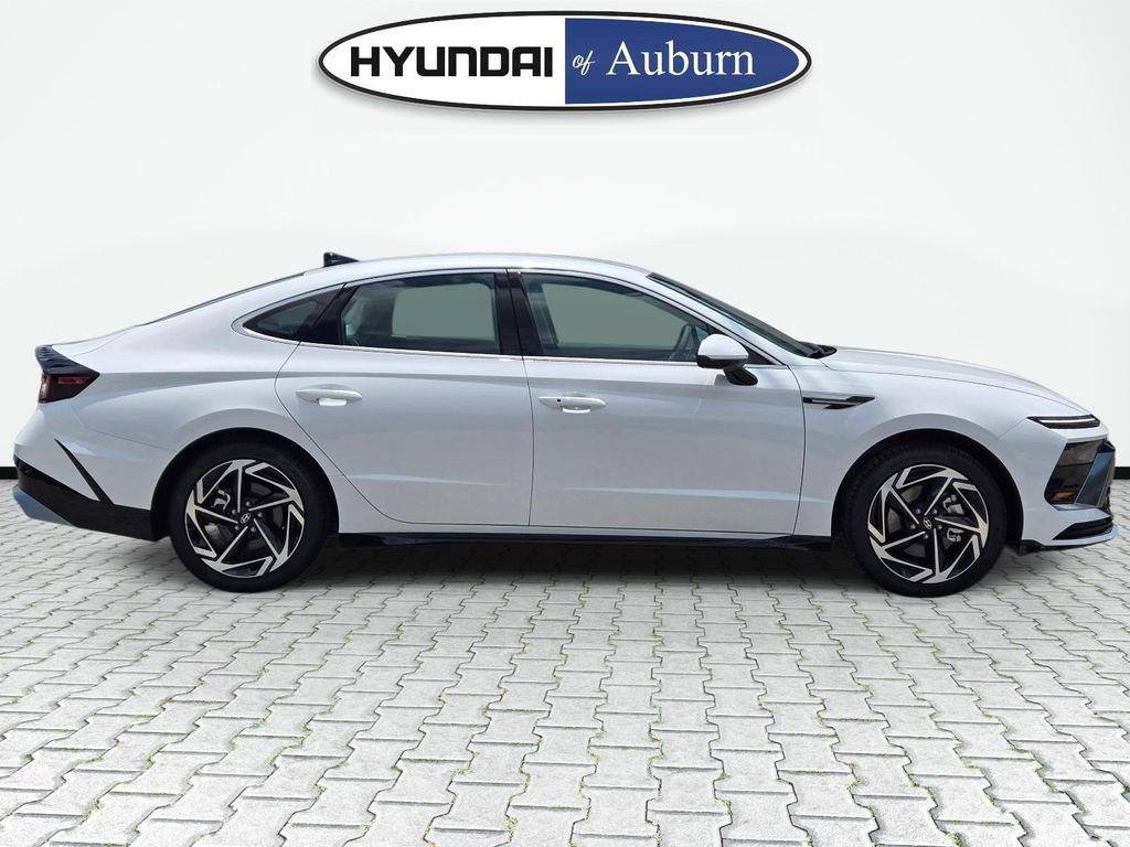 New 2026 White Hyundai SEL Sport image 4