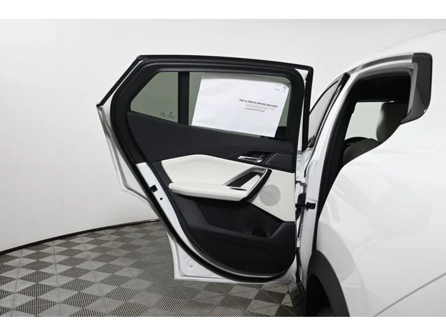 New 2026 Alpine White BMW xDrive28i image 31