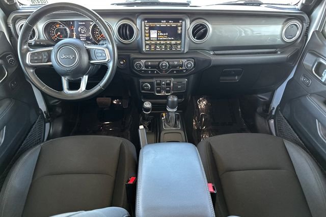 Used 2022 Silver Jeep Unlimited Sahara image 12