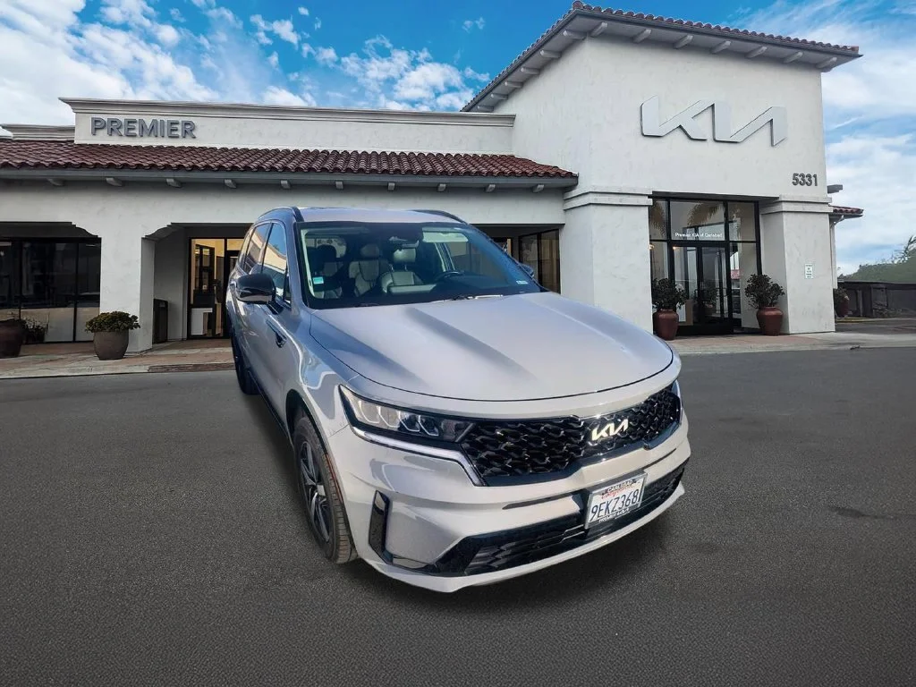Certified Used 2022 Gray Kia EX image 4