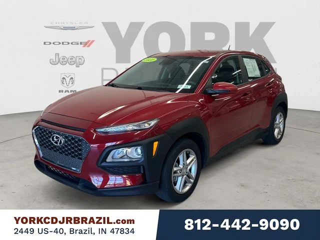 Used 2021 Red Hyundai SE image 1