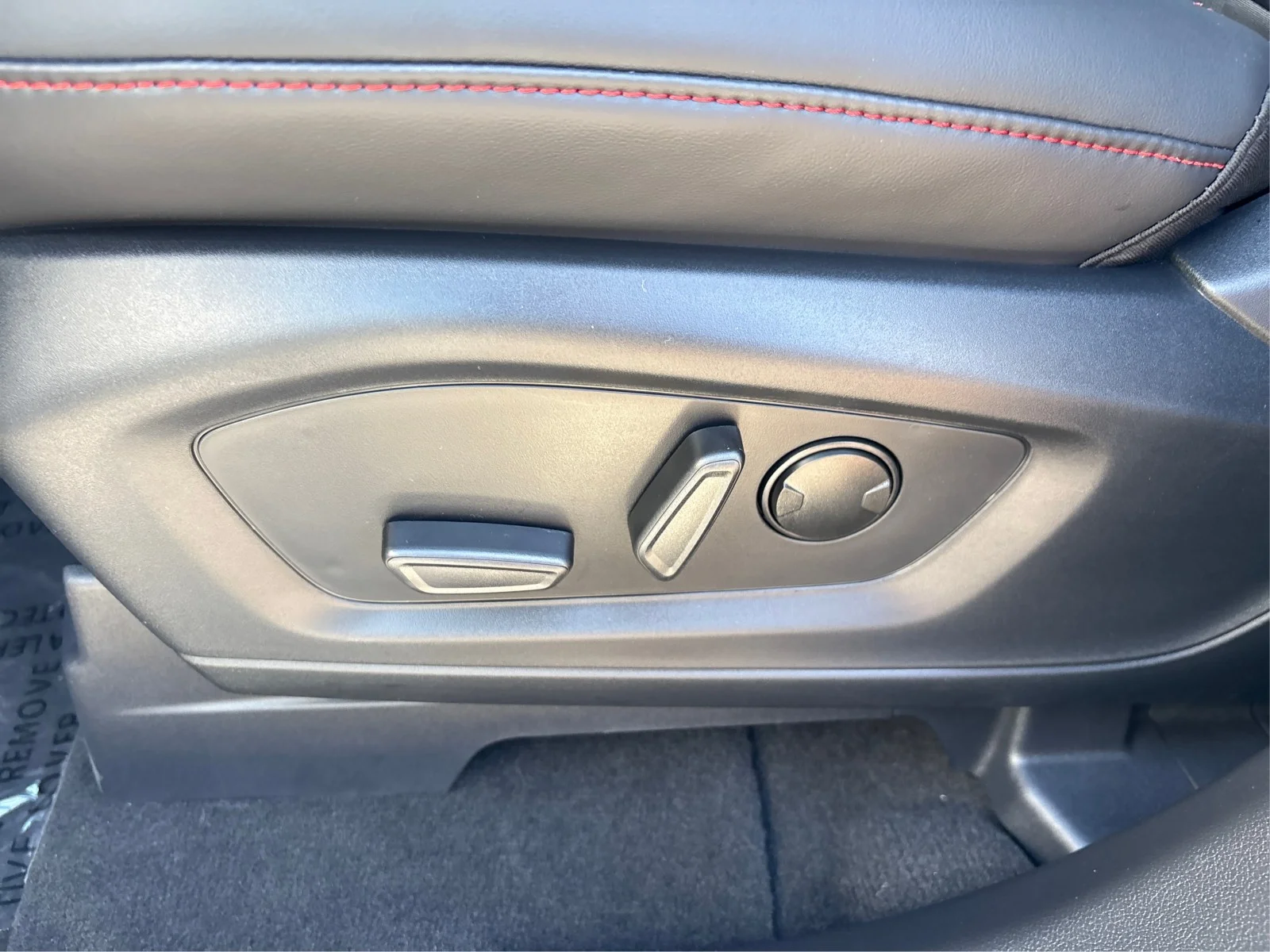 New 2026 Star White Metallic Tri-Coat Ford ST-Line image 18