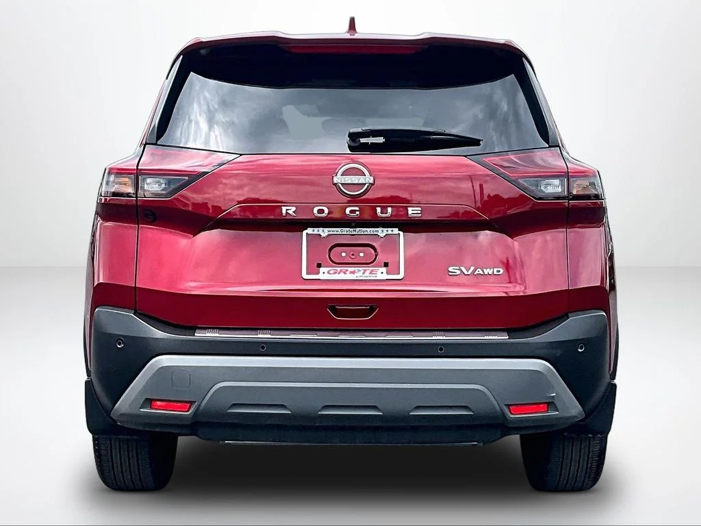 Used 2023 Red Nissan SV image 4