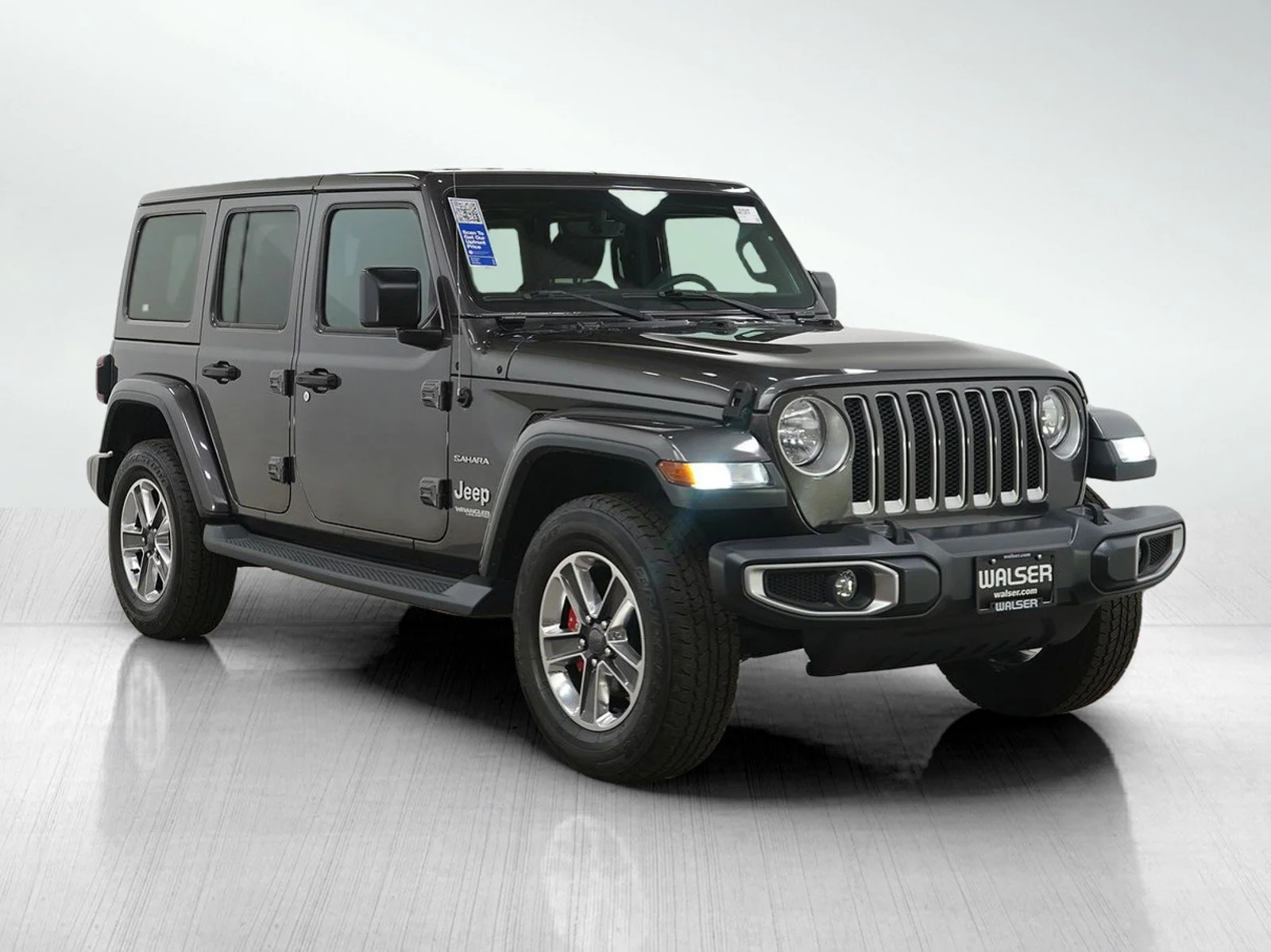 Used 2018 Granite Crystal Metallic Clearcoat Jeep Unlimited Sahara image 7