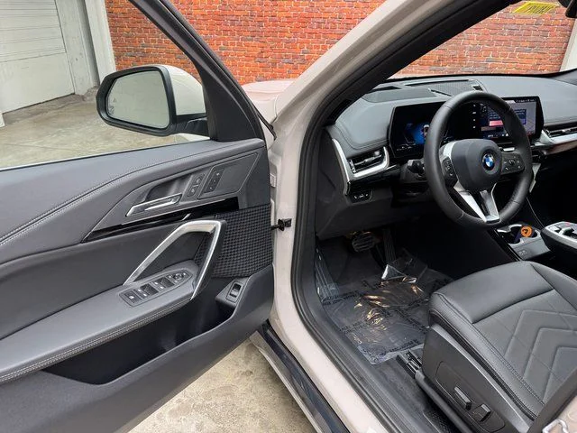 Used 2026 Beige BMW xDrive28i image 9