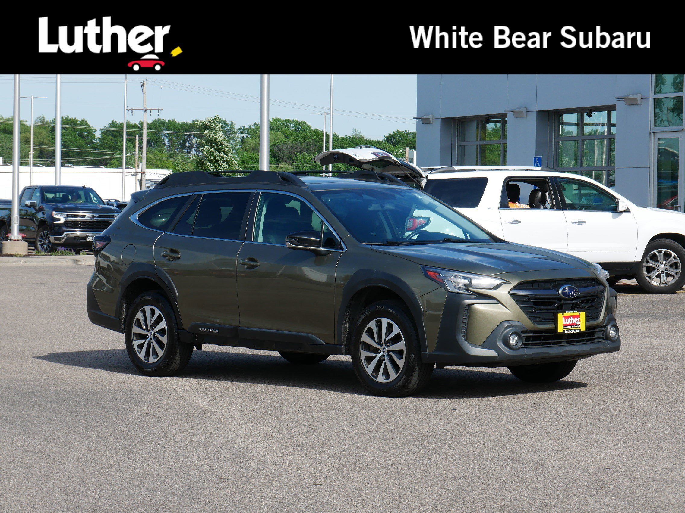 2023 Subaru Outback Premium's photo