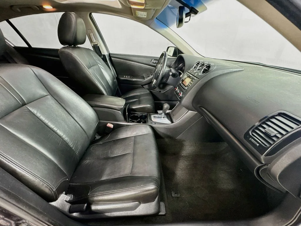 Used 2012 Dark Slate Metallic Nissan 3.5 SR image 33