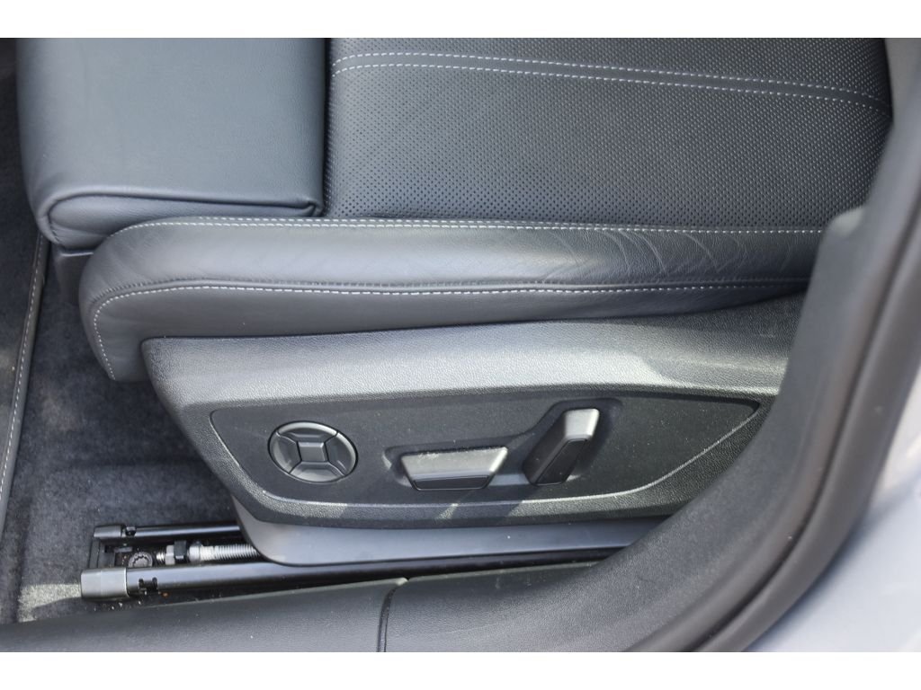 Used 2025 Florett Silver Metallic Audi Premium Plus image 32