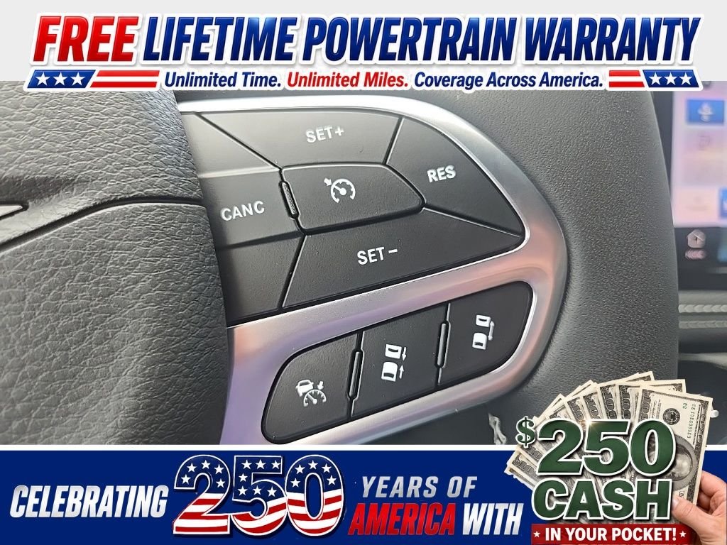 New 2027 Bright White Clear-Coat Exterior Paint Chrysler Select image 43