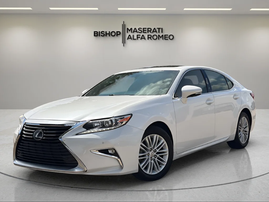 Used 2017 White Lexus 350 image 2