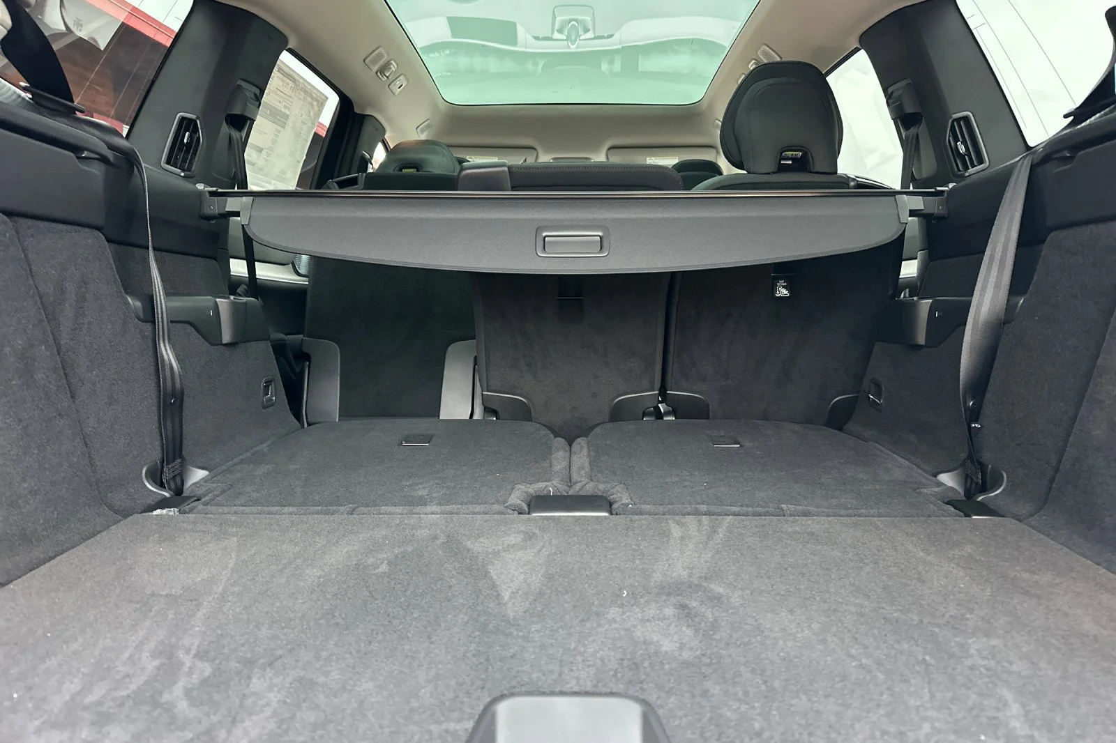 2025 Volvo EX90 Ultra - Photo 13