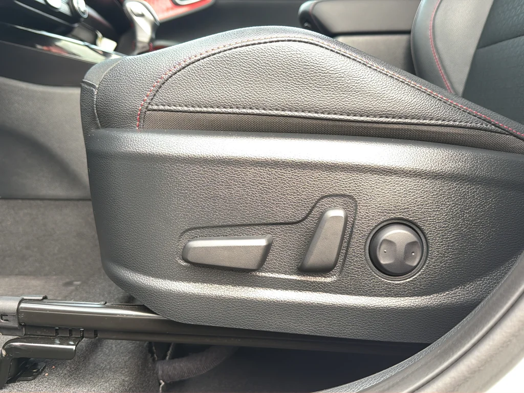 Used 2025 White Kia GT-Line image 31