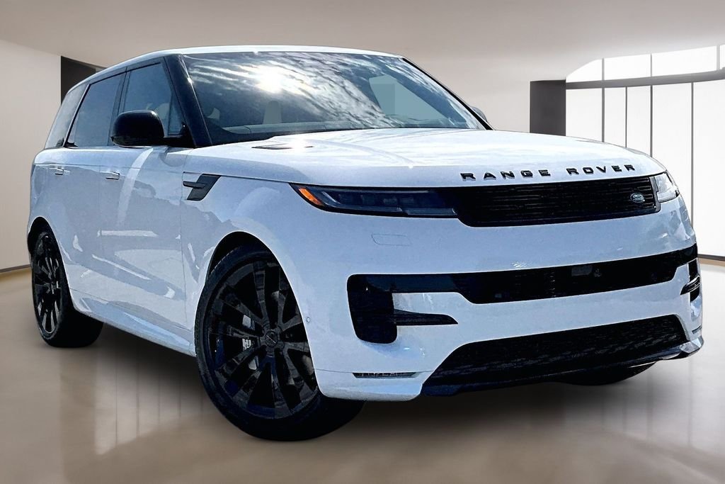 New 2026 FUJI WHITE Land Rover Dynamic SE image 2