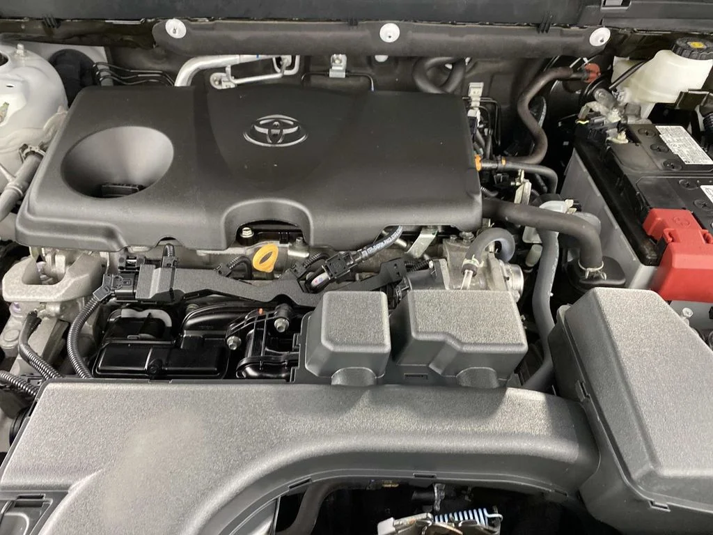 Used 2023 White Toyota XLE image 31