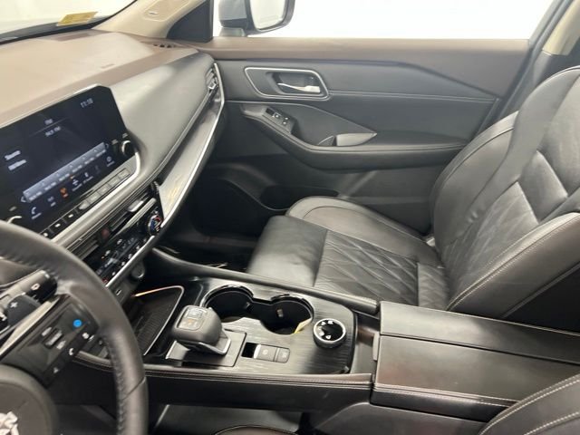 Used 2023 Boulder Gray Pearl Nissan Platinum image 21
