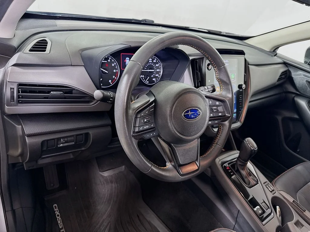 Used 2024 Ice Silver Metallic Subaru Limited image 10