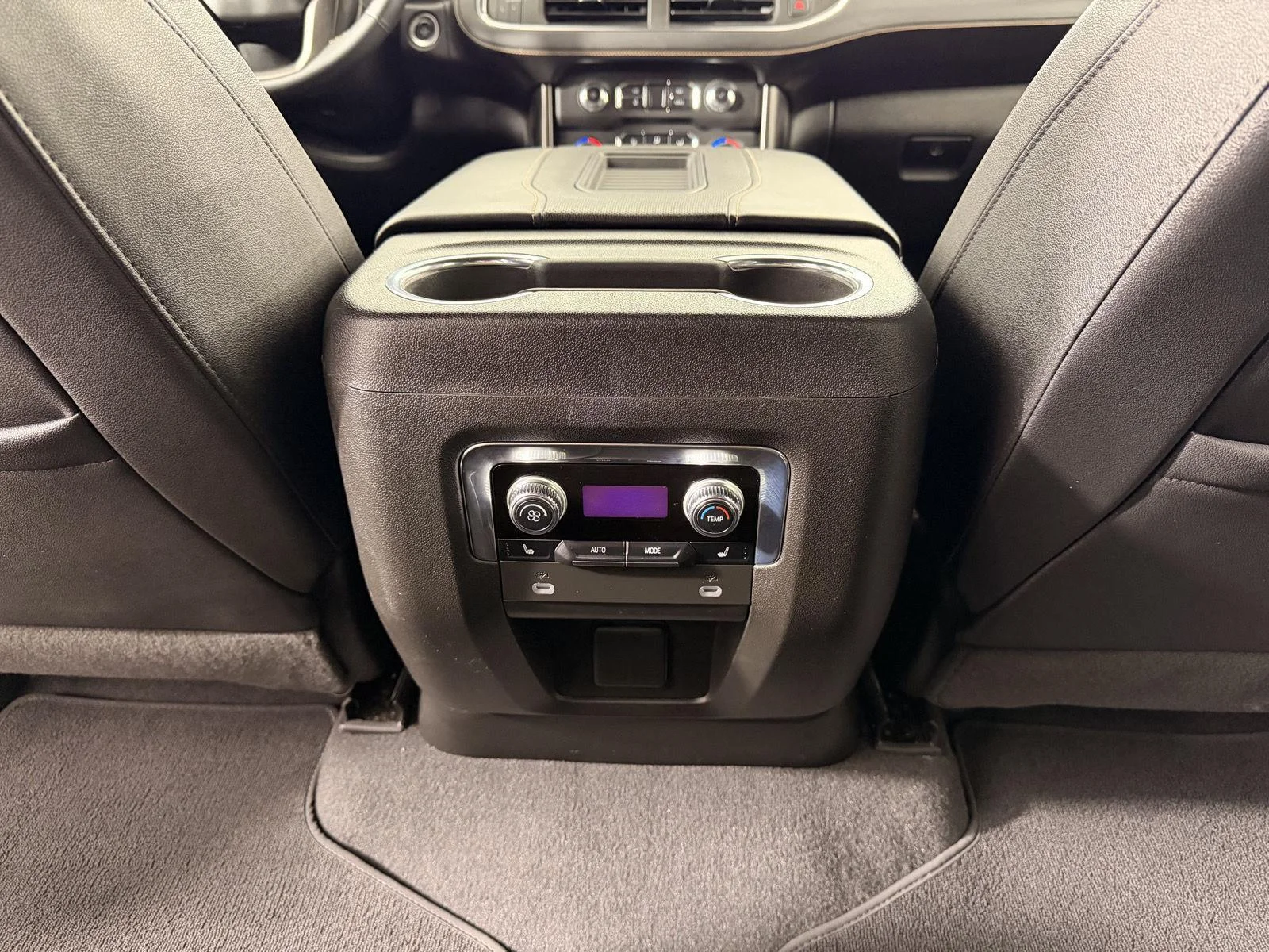 Used 2023 White Frost Tricoat GMC AT4 image 16