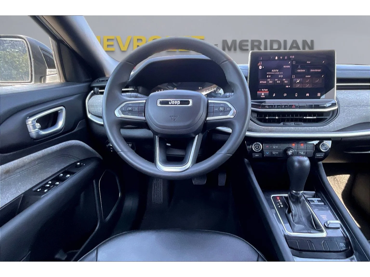 Used 2024 Silver Jeep Latitude image 5
