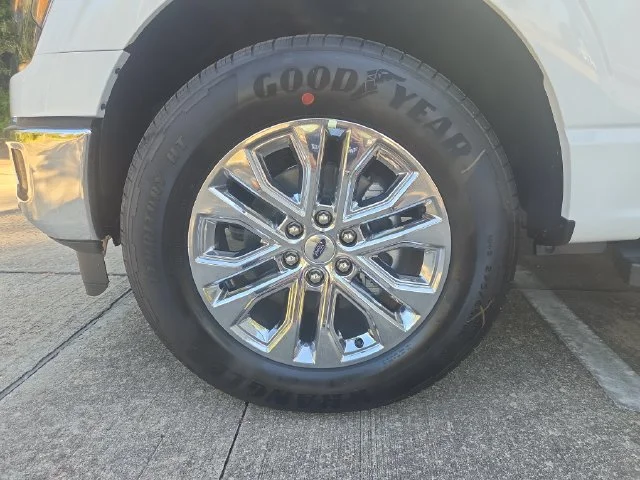 New 2026 Oxford White Ford XLT image 59