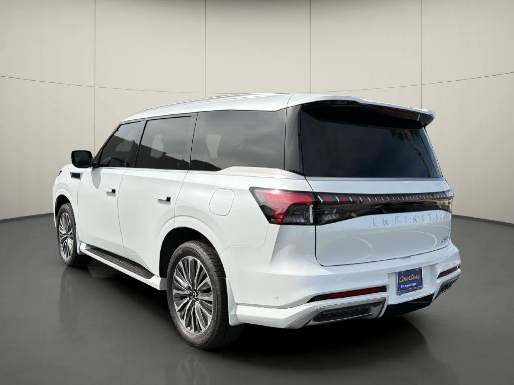 New 2027 RADIANT WHITE INFINITI Luxe 2WD image 5