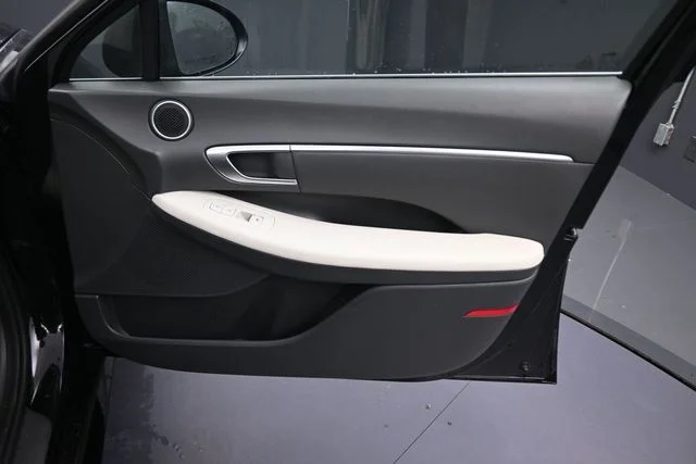 Used 2021 Black Hyundai SEL image 21