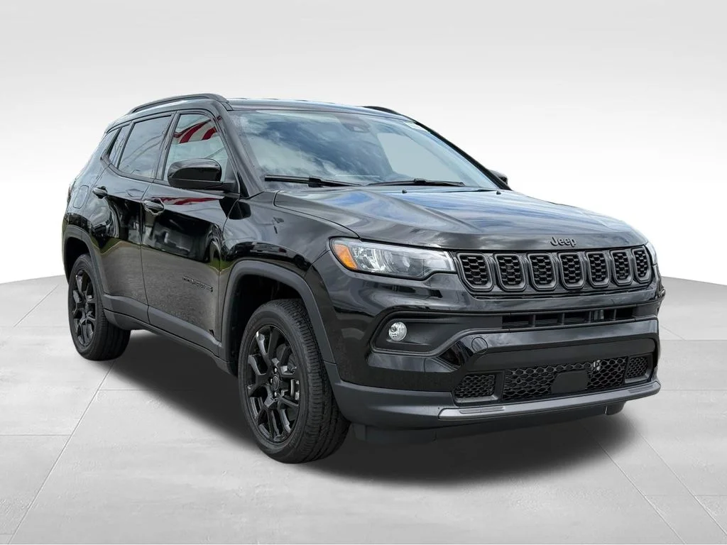 New 2026 Diamond Black Crystal Pearlcoat Jeep Latitude image 29
