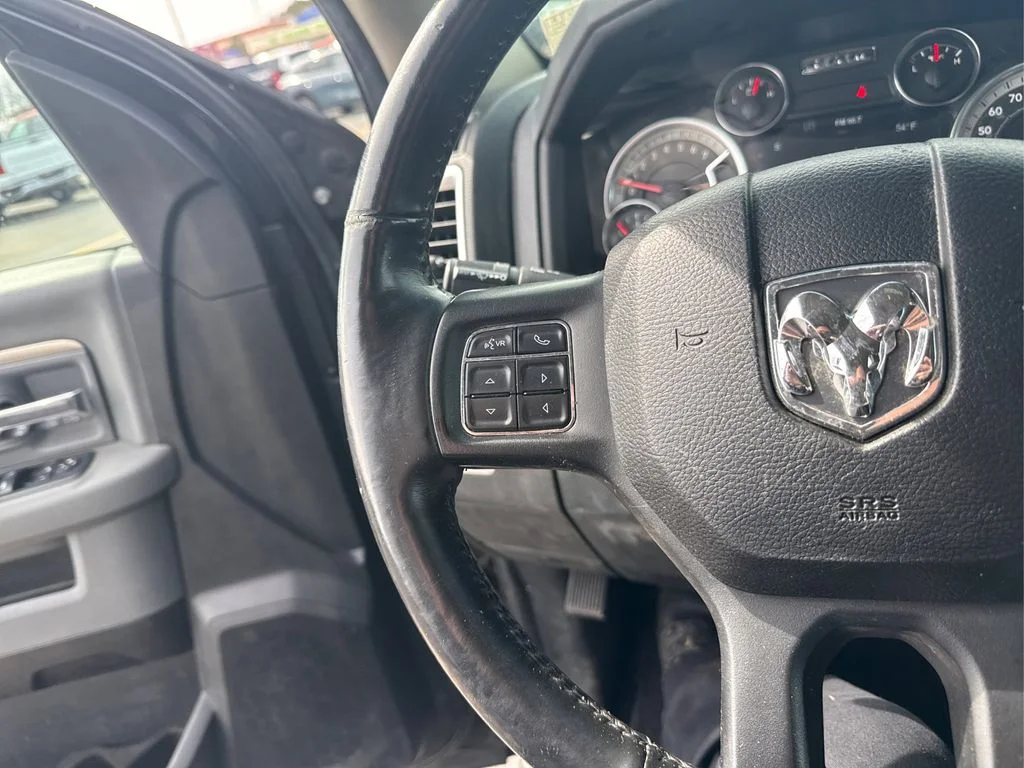 Used 2018 Brilliant Black Crystal Pearlcoat Ram Big Horn image 27