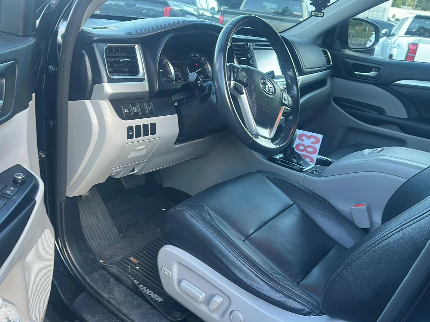 Used 2018 Midnight Black Metallic Toyota XLE image 6
